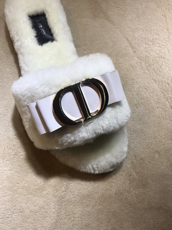 d10r sandal