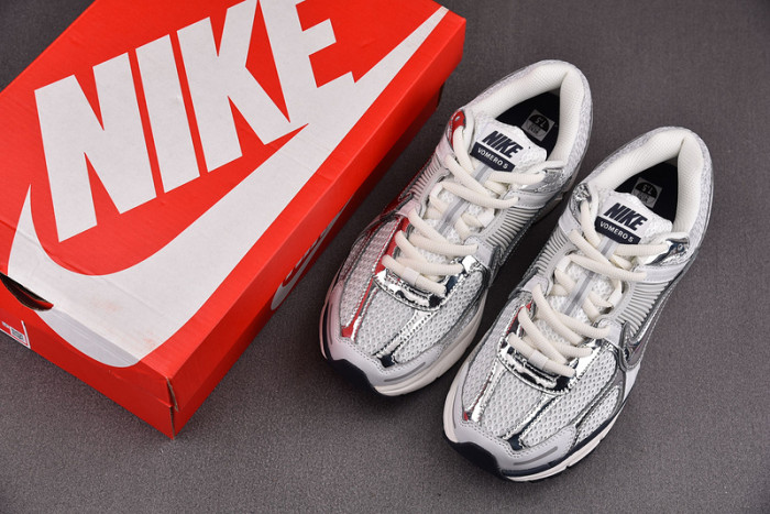 NK Zoom Vomero 5 “Photon Dust” FD0884-025