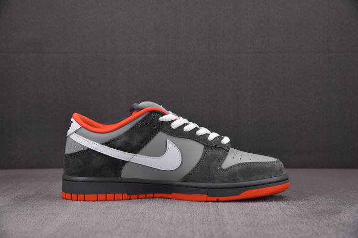 Nike Dunk SB Low “Staple NYC Pigeon” 304292-011