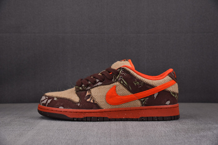 NIKE Dunk Low Pro SB “Reese Forbes” 304292-281