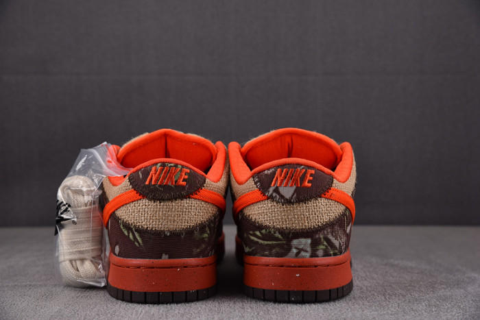 NIKE Dunk Low Pro SB “Reese Forbes” 304292-281