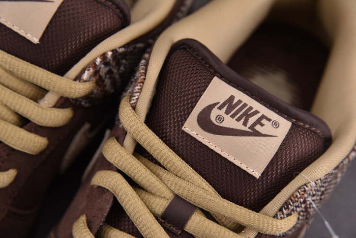 Stussy x SB Dunk Low Pro "Cherry"304292-223