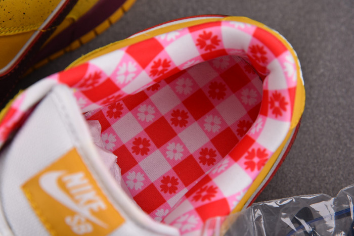 Nike Dunk SB Low “Yellow Lobster” 313170-137566