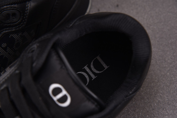 D10R B27 LOW SNEAKER