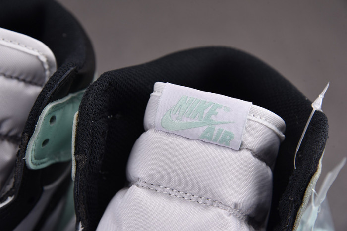 AIR JORDAN 1 RETRO HIGH OG NRG "IGLOO" 861428-100