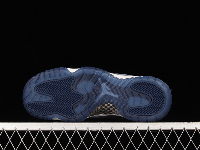 Air Jordan 11 Velvet “Midnight Navy” AR0715-441