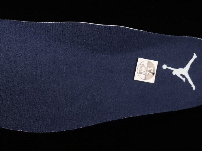 Air Jordan 11 Velvet “Midnight Navy” AR0715-441