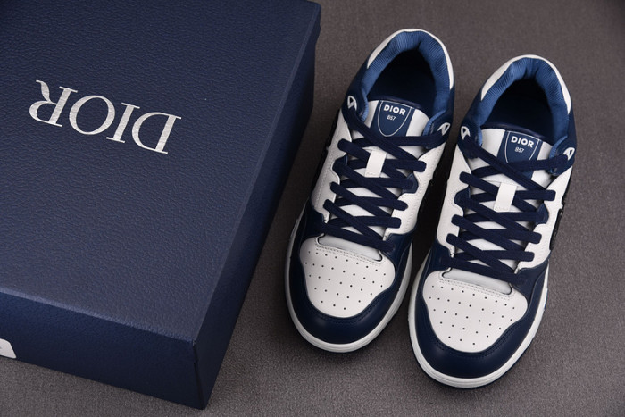 D10R B57 LOW SNEAKER