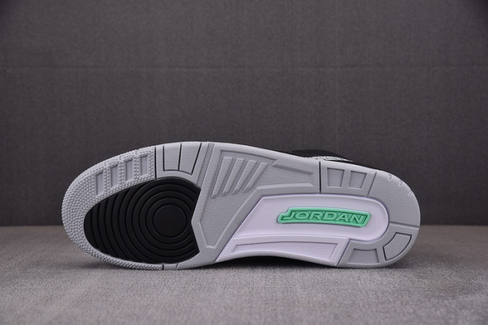 Air Jordan 3 “Green Glow” CT8532-031