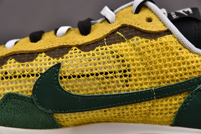 NIKE VAPORWAFFLE SACAI TOUR YELLOW CV1363-700
