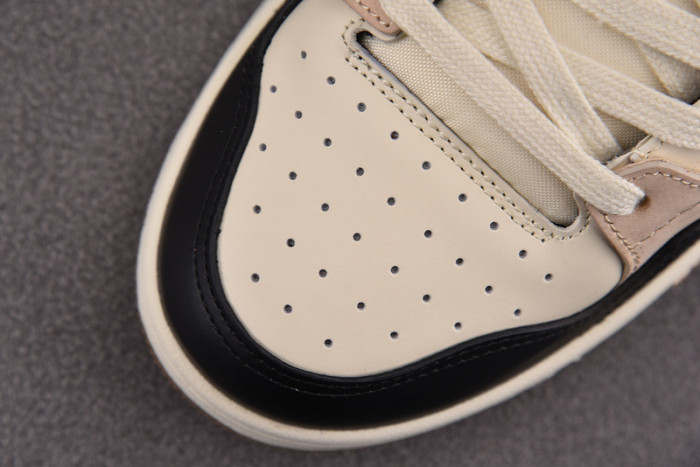 D10R B57 MID SNEAKER