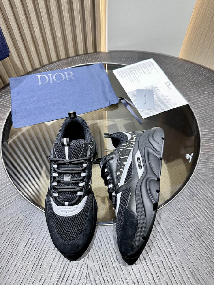 D10R SNEAKER