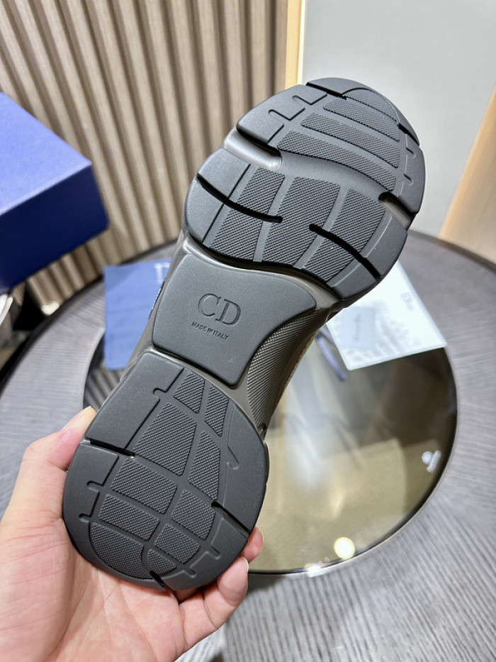 D10R SNEAKER