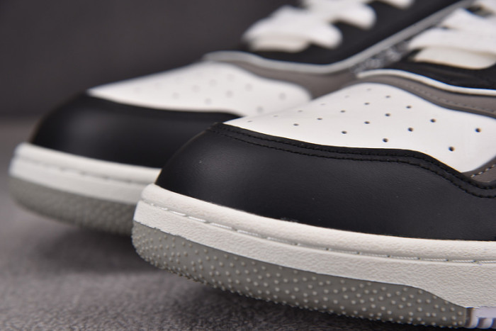 D10R B27 LOW SNEAKER