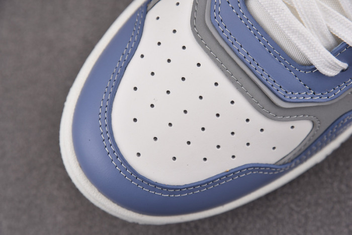 D10R B27 LOW SNEAKER