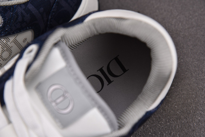 D10R B27 LOW SNEAKER