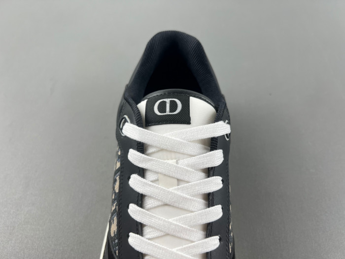 D10R B27 LOW SNEAKER