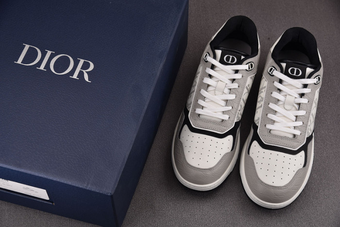 D10R B27 LOW SNEAKER