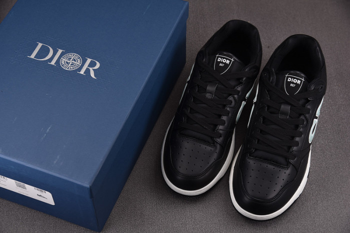 D10R B57 LOW SNEAKER