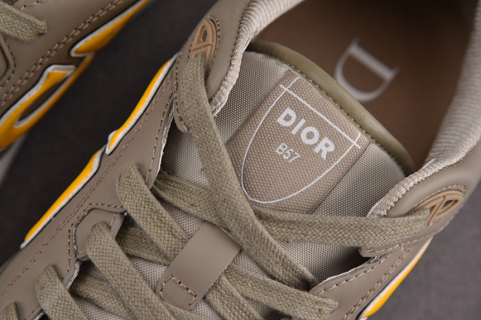 D10R B57 LOW SNEAKER