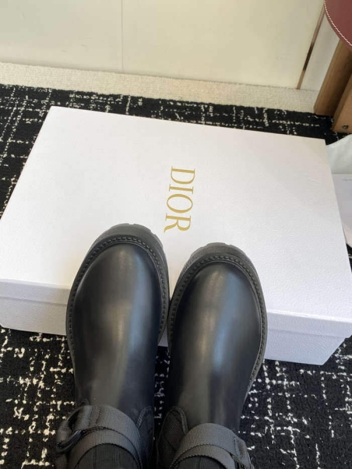 D10R boot