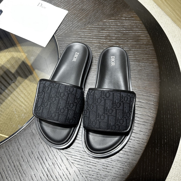d10r sandal