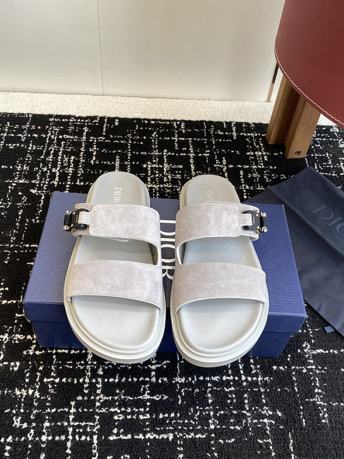d10r sandal