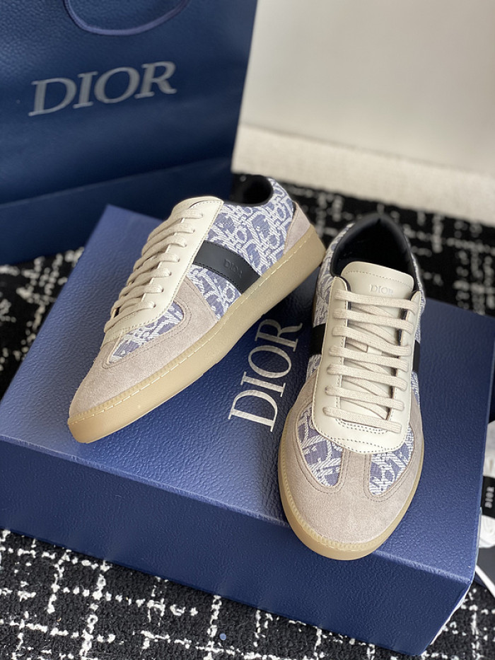 D10R SNEAKER