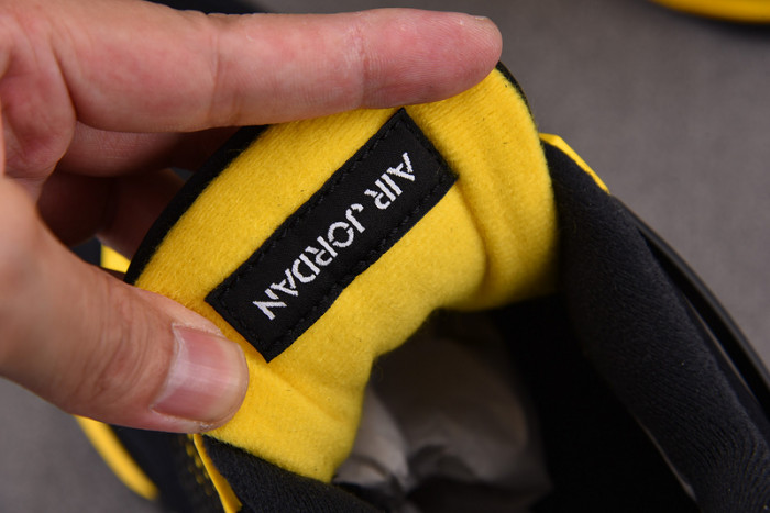 Air Jordan 4 Thunder 2023 DH6927-017