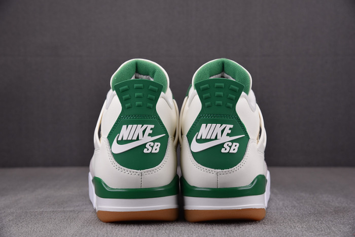 Nike SB x Air Jordan 4 ‘Pine Green’ DR5415-103