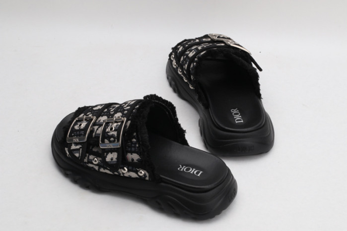 d10r sandal