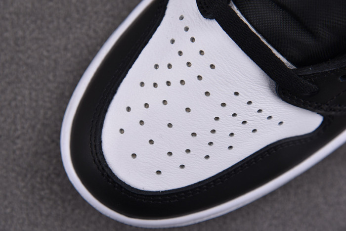 Air Jordan 1 High OG “Reverse Panda” DZ5485-010