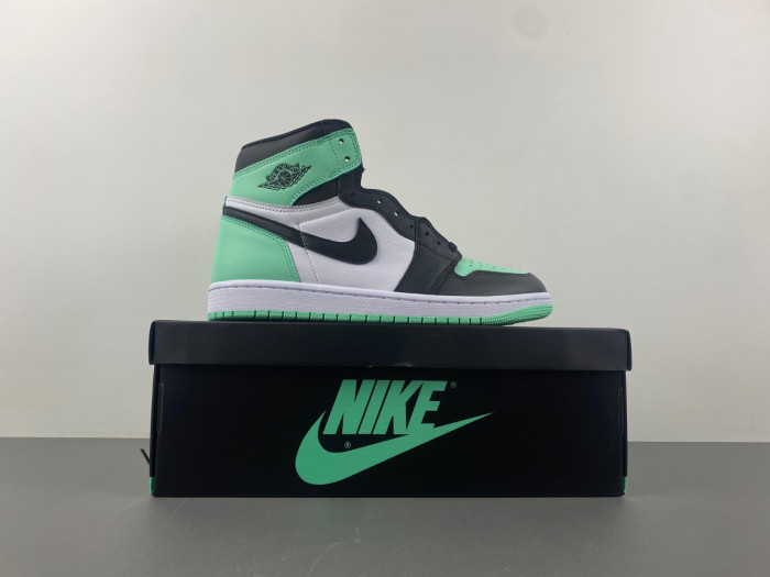 Air Jordan 1 High OG “Green Glow” DZ5485-130
