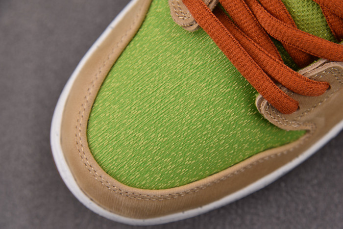 Nike SB Dunk Low Escargot  FQ7585-200