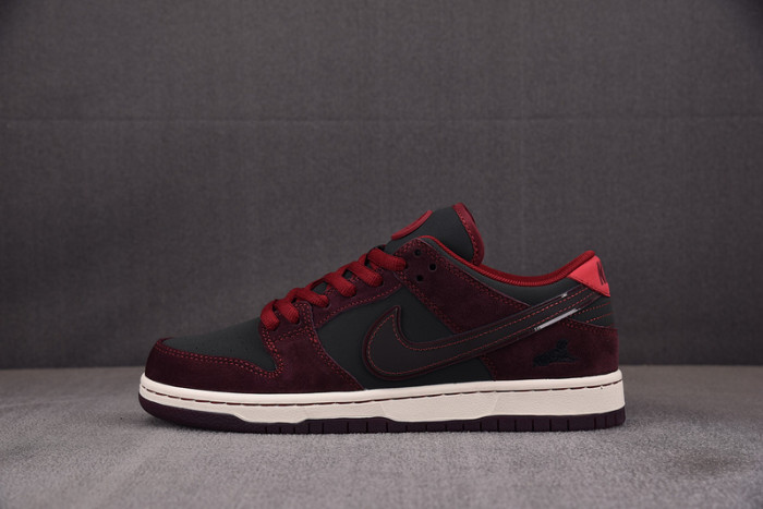 Riot Skateshop x Nike SB Dunk Low FZ1289-200