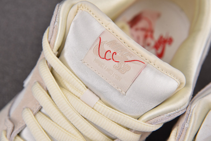 Nike SB Dunk Low Valentine