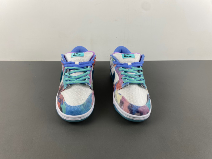 Nike SB Dunk Low Futura Laboratories Bleached Aqua  HF6061-400