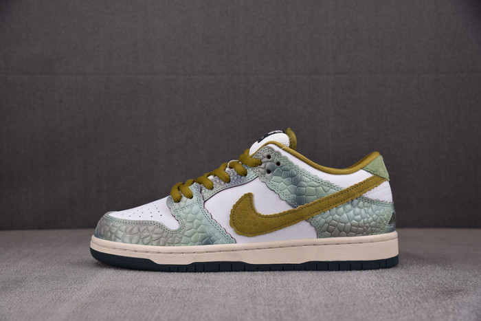 Nike SB Dunk Low Alexis Sablone Chameleon  HJ3386-300