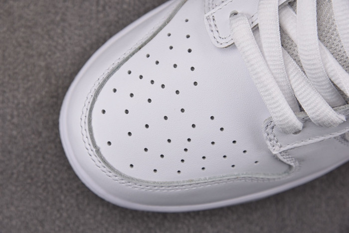 Nike SB Dunk Low Supr1m1 94 White Metallic Silver HQ8487-100