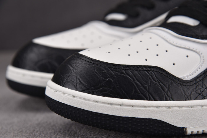 D10R B27 LOW SNEAKER