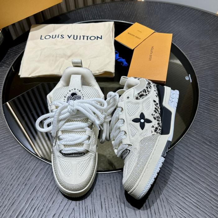 L0VT SNEAKER