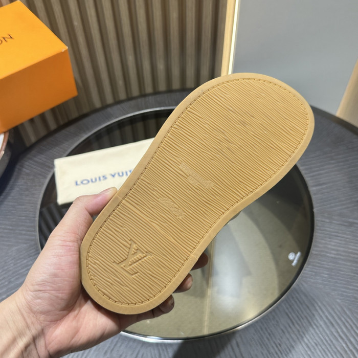 L0VT SANDAL