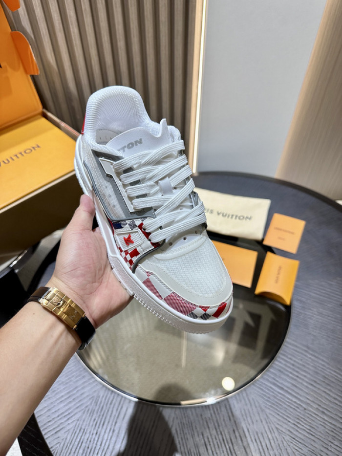 L0VT SNEAKER