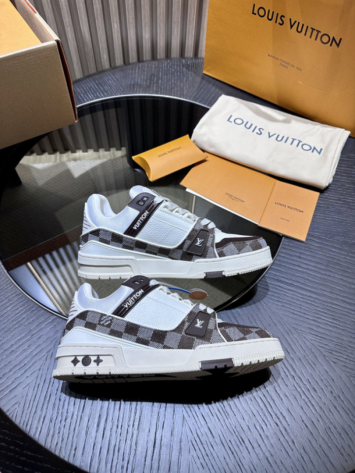 L0VT SNEAKER