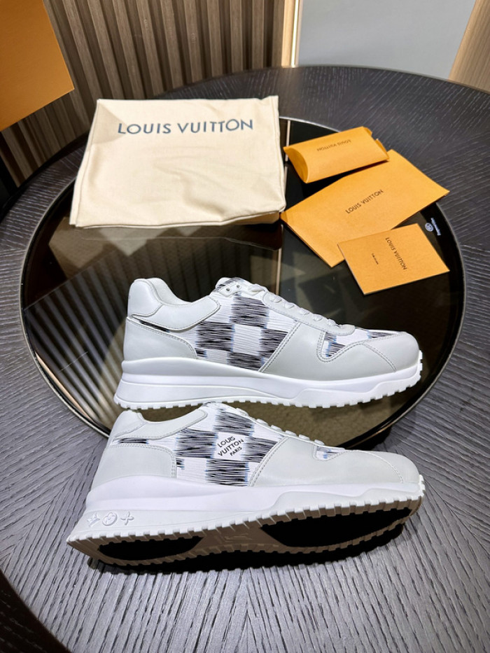 L0VT SNEAKER