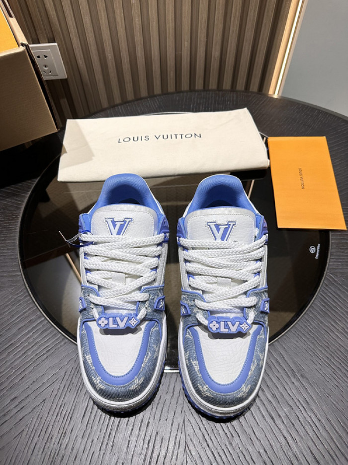 L0VT SNEAKER