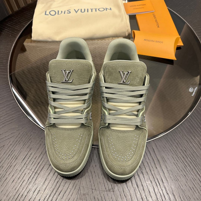 L0VT SNEAKER
