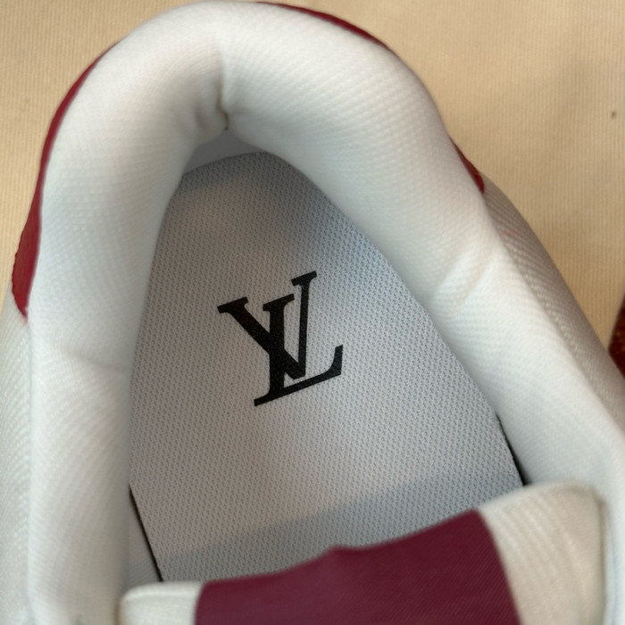 L0VT SNEAKER
