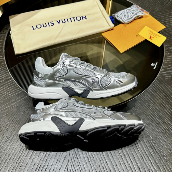 L0VT SNEAKER
