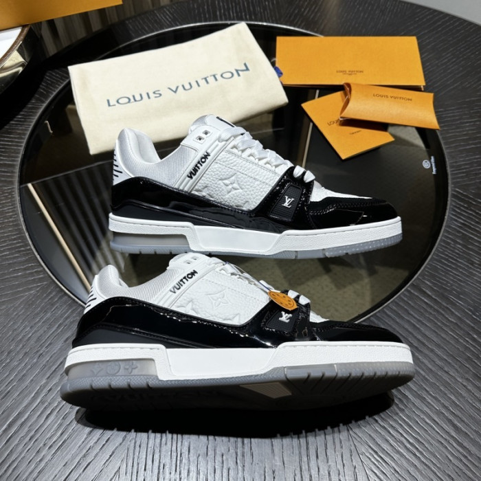 L0VT SNEAKER